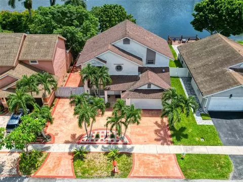 1001 SW 98th, Pembroke Pines, FL 33025