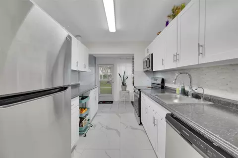 7360 NW 1st #104, Margate, FL 33063