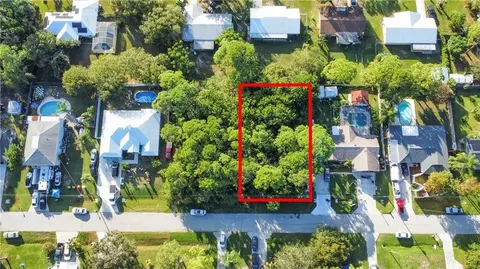 5709 Myrtle Dr, Fort Pierce, FL 34982