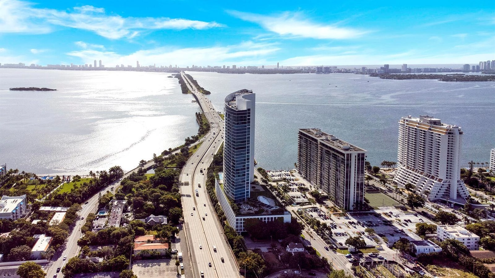 601 NE 36th St Unit 1909  