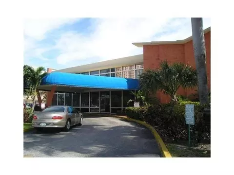 26 Diplomat #2206, Hallandale Beach, FL 33009
