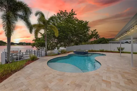 5669 SW 100th Ave, Cooper City, FL 33328