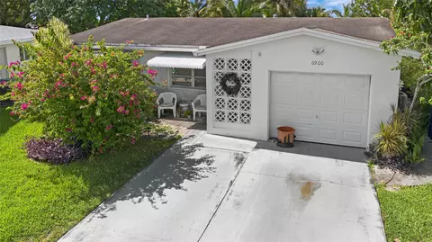 6900 NW 10th Ct, Margate, FL 33063