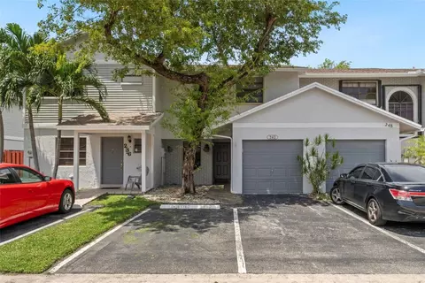 242 NW 106th #242, Pembroke Pines, FL 33026