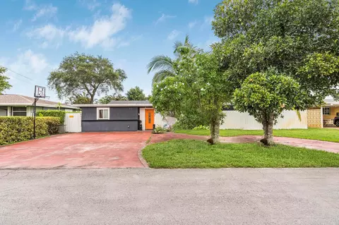 6781 SW 10 St, Pembroke Pines, FL 33023