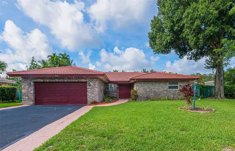 8644 NW 29th Dr, Coral Springs, FL 33065