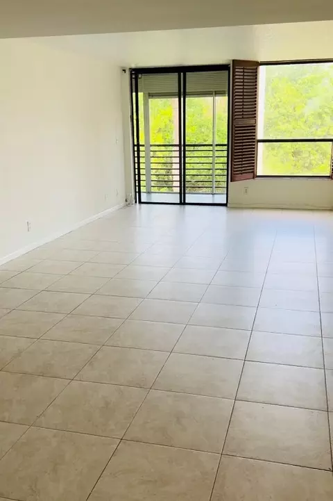 6301 N University #306, Tamarac, FL 33321