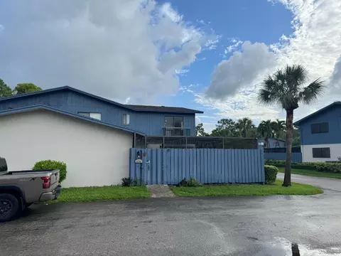4755 Holly Lk #1, Lake Worth, FL 33463