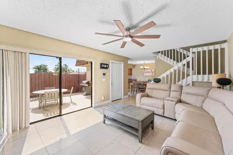 1162 SW 120th, Davie, FL 33325