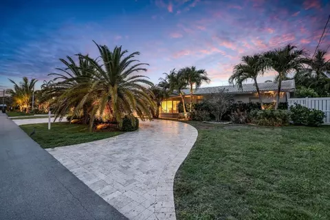 2401 NE 33rd St, Lighthouse Point, FL 33064