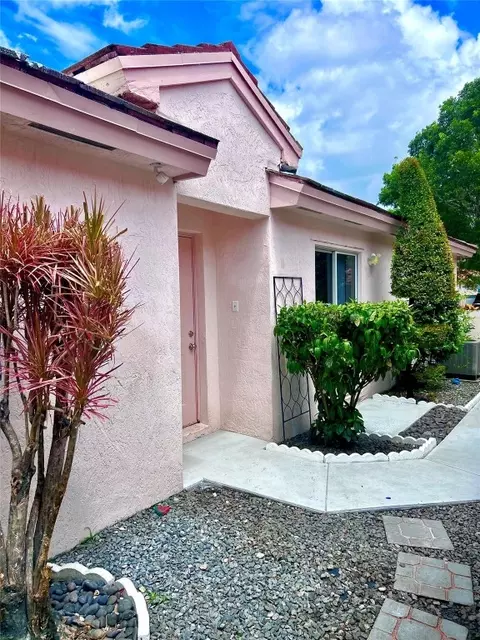 201 NW 75th, Plantation, FL 33317