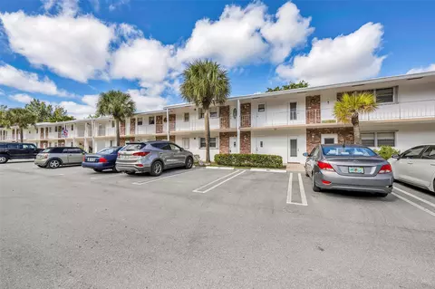 2475 W Golf Blvd #141, Pompano Beach, FL 33064