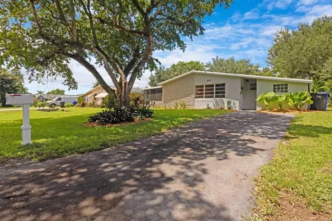 2830 N 62nd, Hollywood, FL 33024