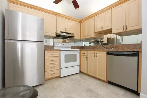 545 Burgundy L #545, Delray Beach, FL 33484