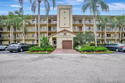 1301 SW 142nd #302 H, Pembroke Pines, FL 33027