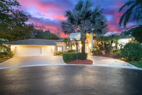 9620 NW 66th Pl, Parkland, FL 33076