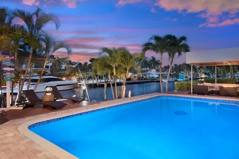 2449 SE 12th St, Pompano Beach, FL 33062