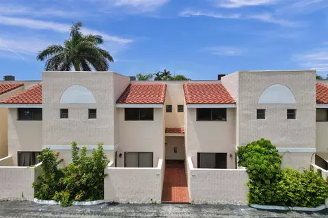 227 SE 11th Ave #227, Pompano Beach, FL 33060