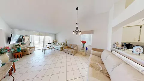 7407 N Devon Dr #212, Tamarac, FL 33321