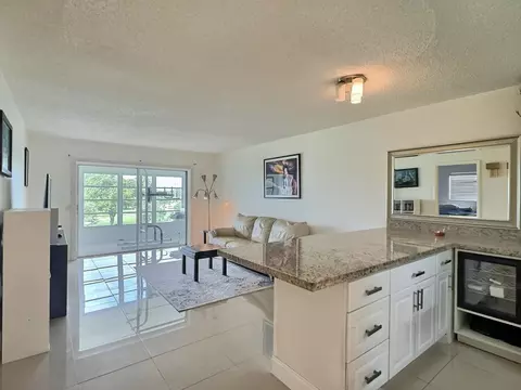 2431 SW 82nd Ave #304, Davie, FL 33324