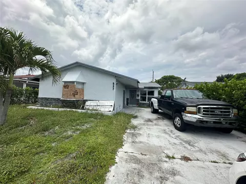 537 NW 2nd Ter, Deerfield Beach, FL 33441