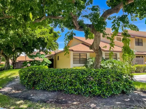 201 SW 97th, Pembroke Pines, FL 33025