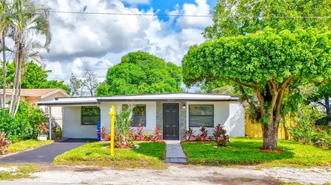 2351 NW 3rd St, Pompano Beach, FL 33069