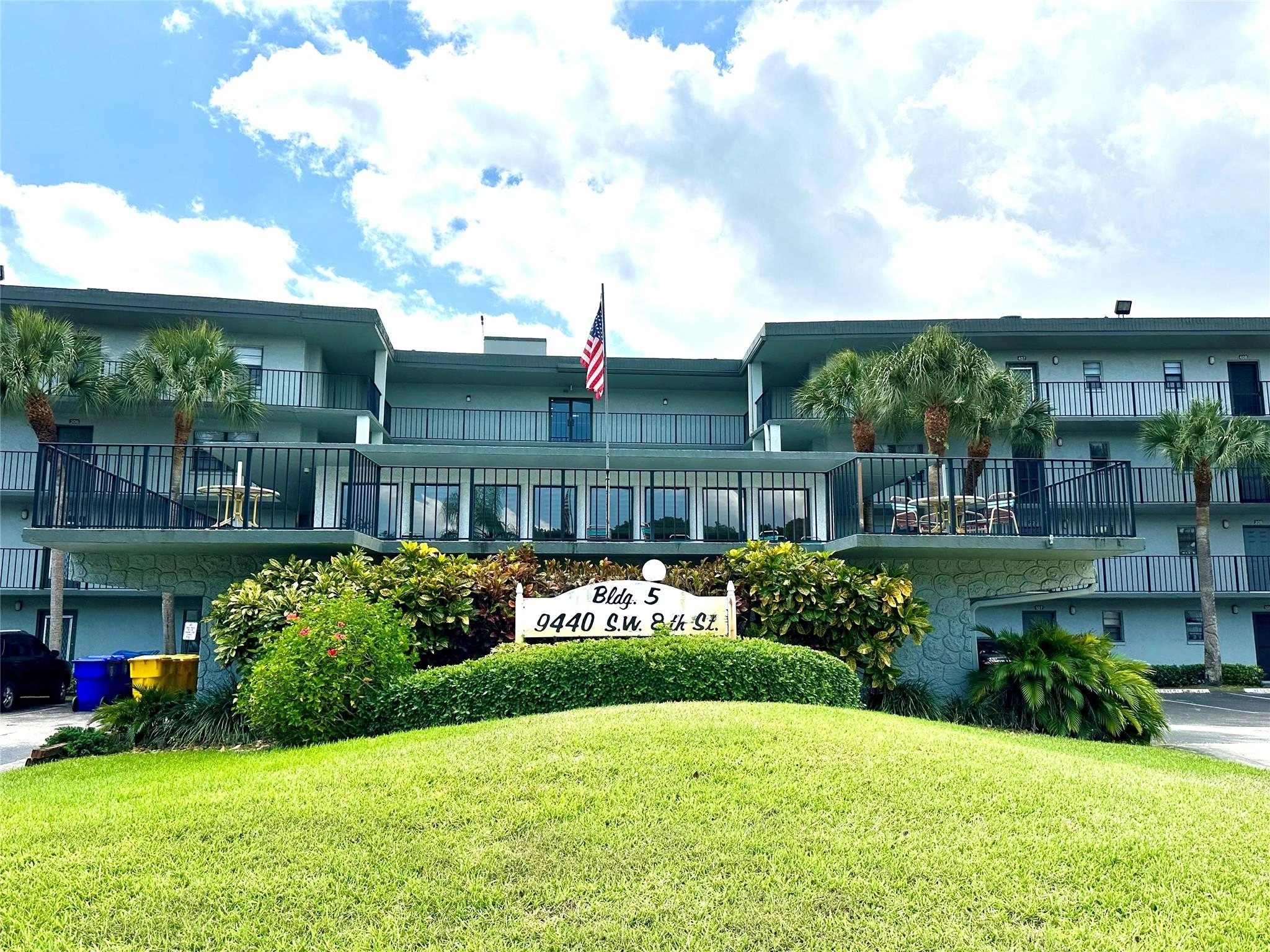 9440 SW 8th St Unit 401  