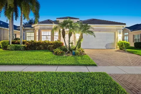 9729 S Dovetree Isle, Boynton Beach, FL 33473