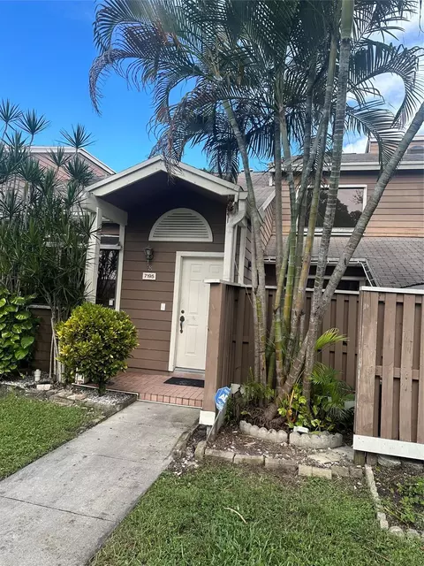 7195 Sportsmans Dr #7195, North Lauderdale, FL 33068