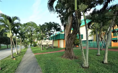 606 W 81st St #328, Hialeah, FL 33014