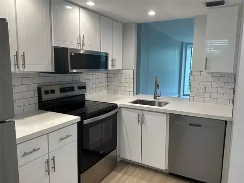 106 Royal Park #4F, Oakland Park, FL 33309