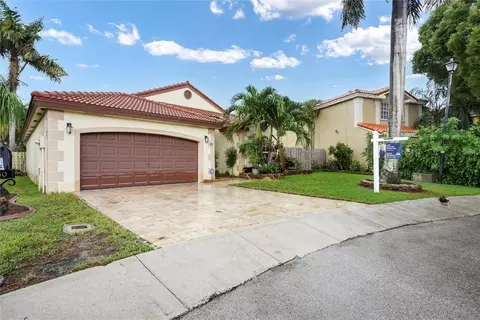 630 Rock Hl, Davie, FL 33325