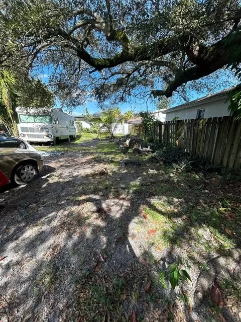 55 Th 55th Ter, Miami, FL 33142