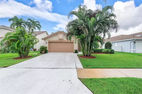 8554 Tourmaline Blvd, Boynton Beach, FL 33472