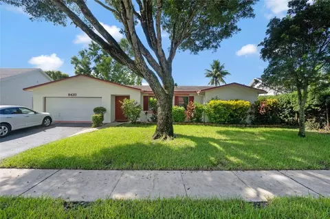 8420 NW 5th, Pembroke Pines, FL 33024