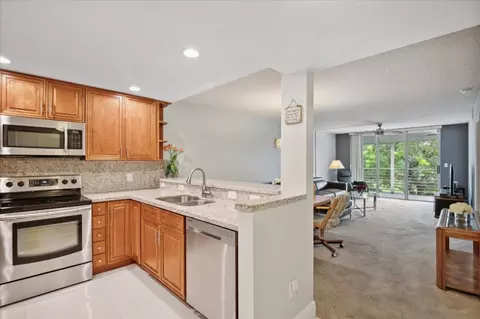 3503 Oaks #302, Pompano Beach, FL 33069