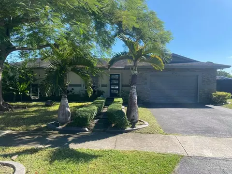 8250 SW 204th St, Cutler Bay, FL 33189