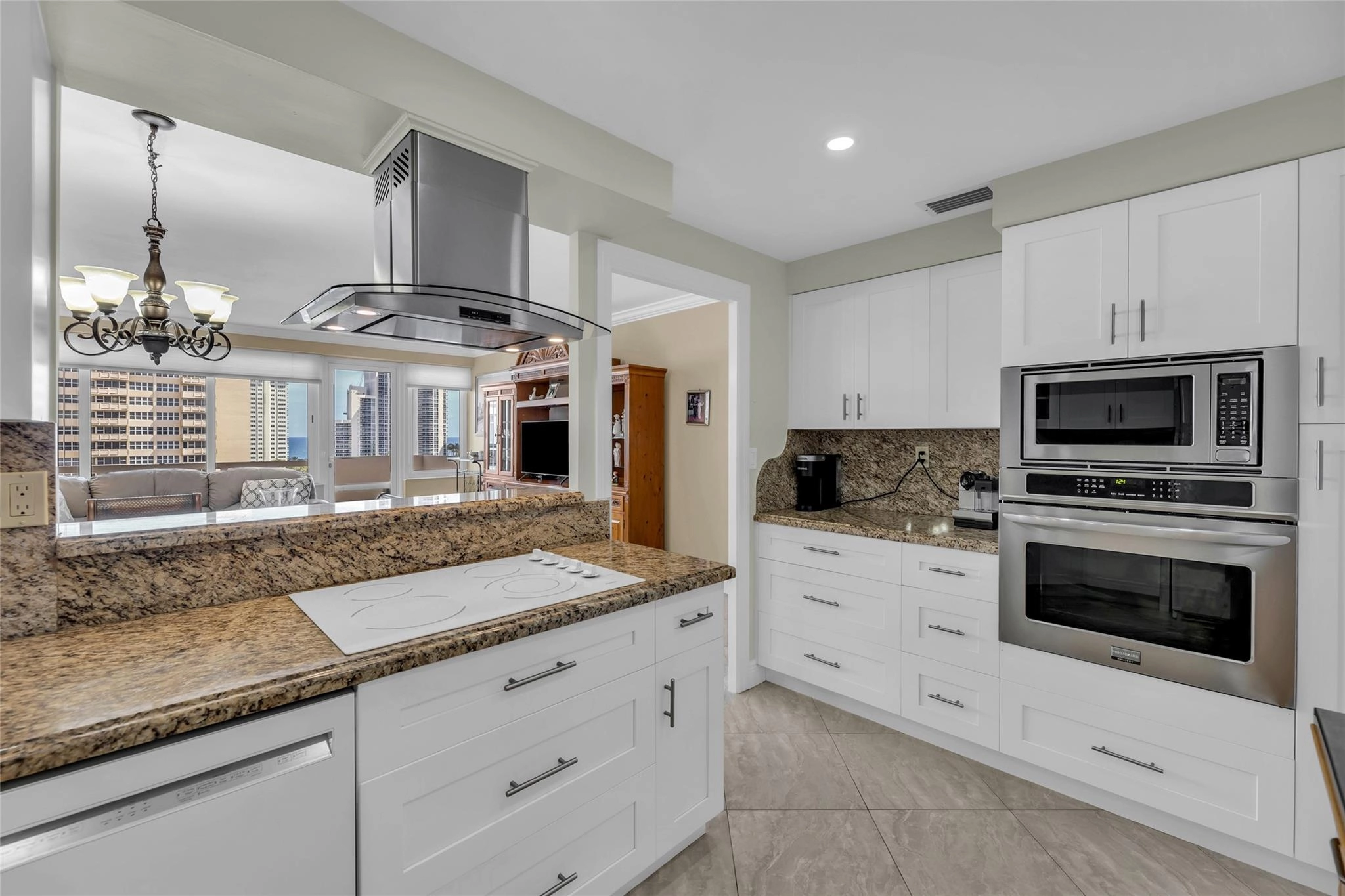 3233 NE 34th St Unit 1112A  