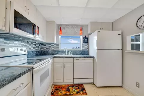 3048 E Sunrise Lks #418, Fort Lauderdale, FL 33322