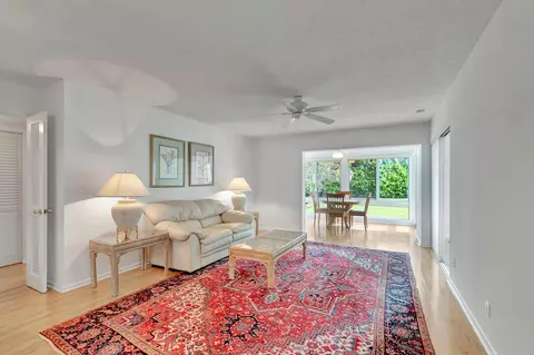15 Colonial Club Dr #105, Boynton Beach, FL 33435