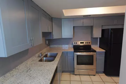 6740 Arbor Dr #206, Miramar, FL 33023