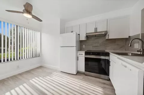 2540 Riverside #213, Coral Springs, FL 33065
