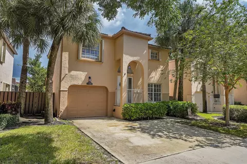 10679 NW 12th Mnr, Plantation, FL 33322