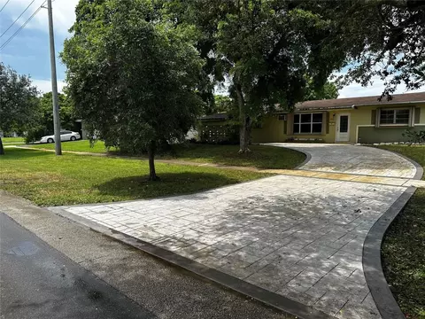 6521 9th St, Pembroke Pines, FL 33023