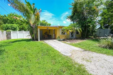 712 NE 3rd Ter, Pompano Beach, FL 33060