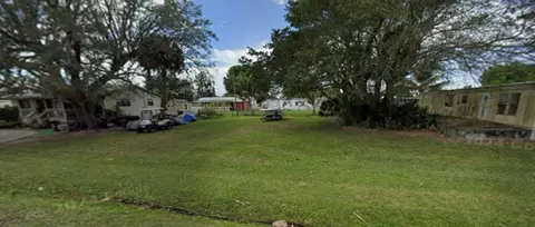 214 Orchard Ave, Moore Haven, FL 33471