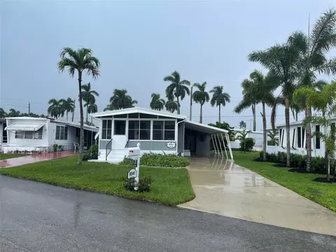8541 SW 18th Ct, Davie, FL 33324