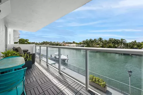 10000 W Bay Harbor Dr #203, Bay Harbor Islands, FL 33154