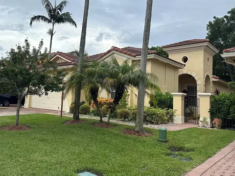 5855 NW 119th Dr, Coral Springs, FL 33076